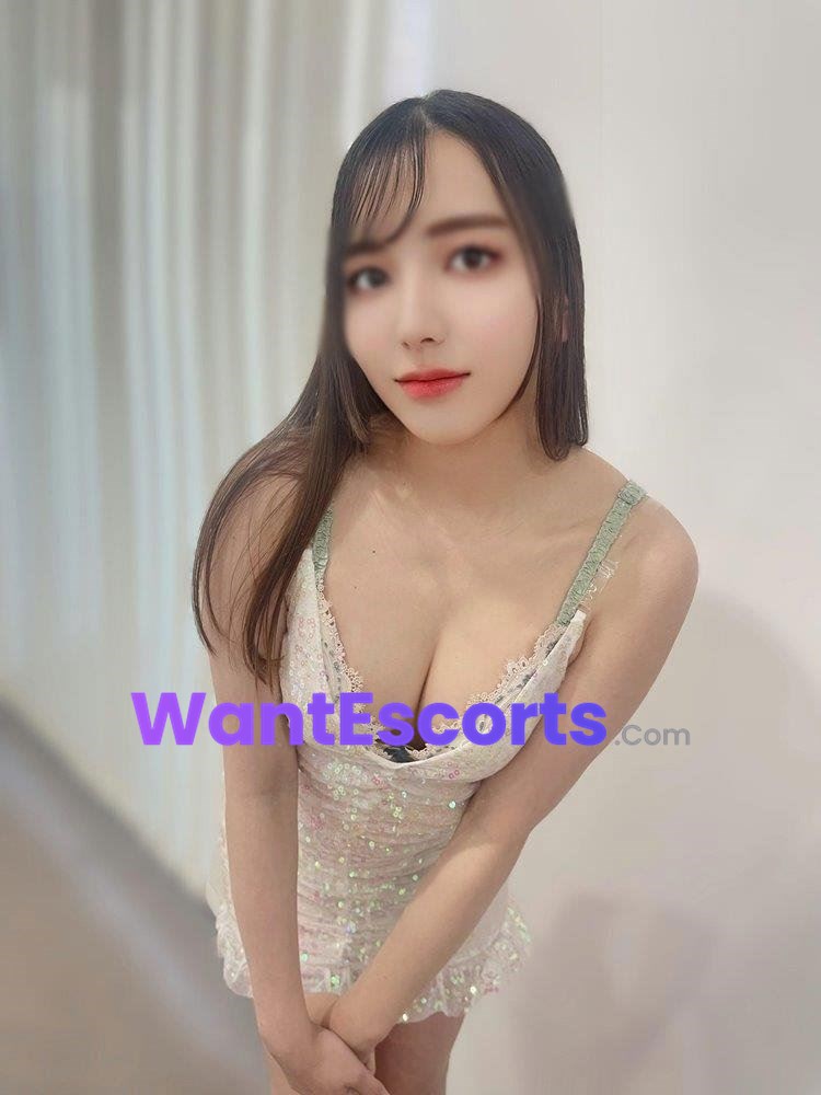 Akirakira, independent escort in East Perth WA