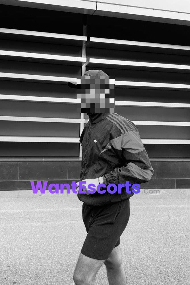 Aziz Alpha XL, male escort in Alexandria NSW