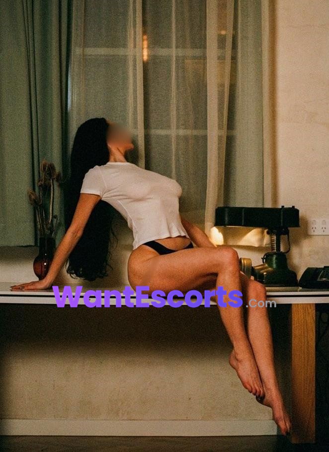 Bonnie Aston, independent escort in Canberra & Hobart
