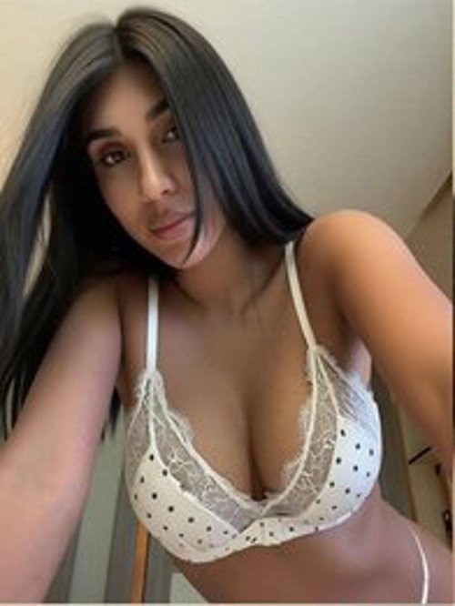 Dinda, independent escort in Rockhampton QLD