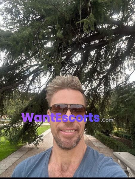 Chase01, male escort in Newstead QLD