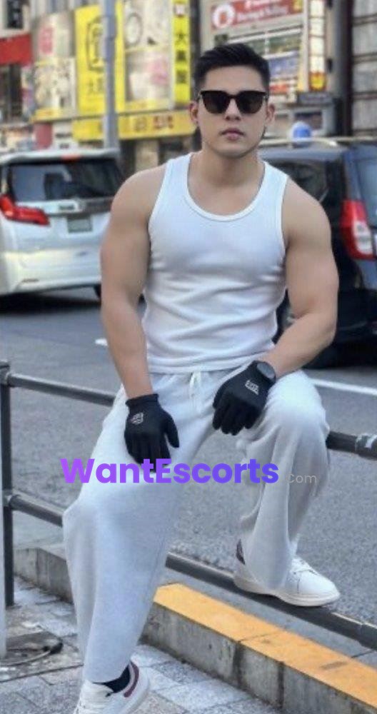 Chris Philippines, male escort in Potts Point NSW