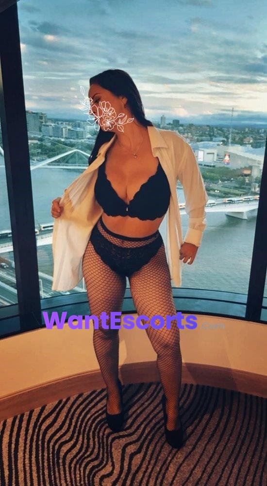 Ella Luvisi, independent escort in Rocklea QLD