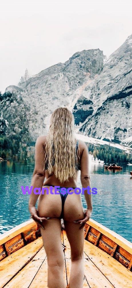 Ems, independent escort in Footscray & Perth
