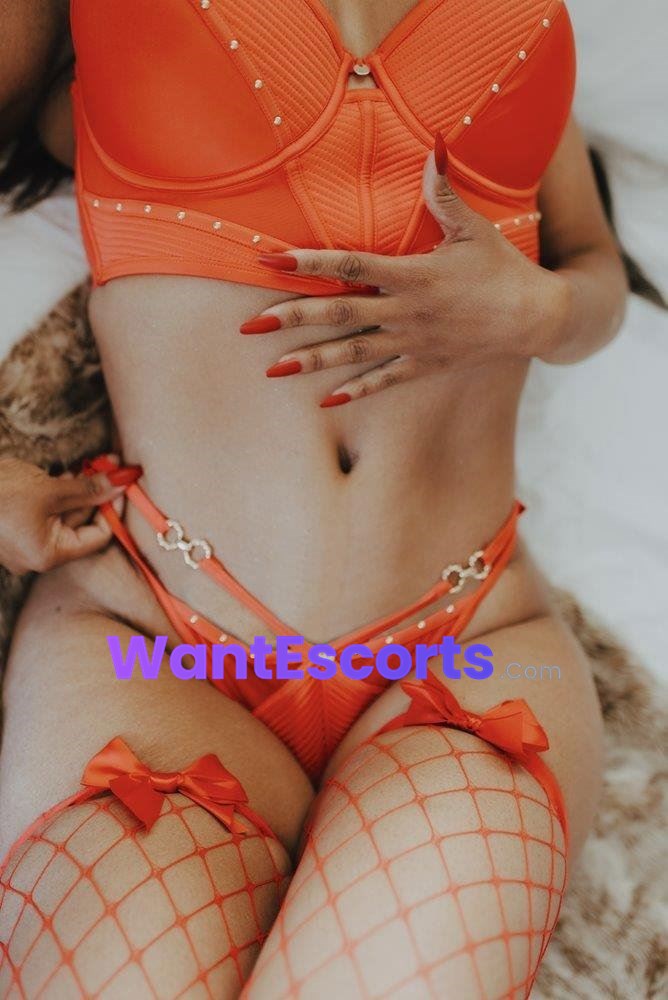 Gabriella Black cherry, independent escort in Yeronga QLD