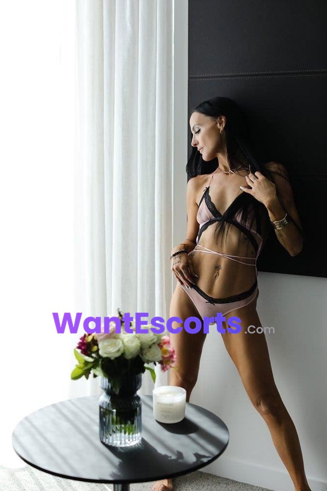 Kezia, independent escort in Brisbane QLD