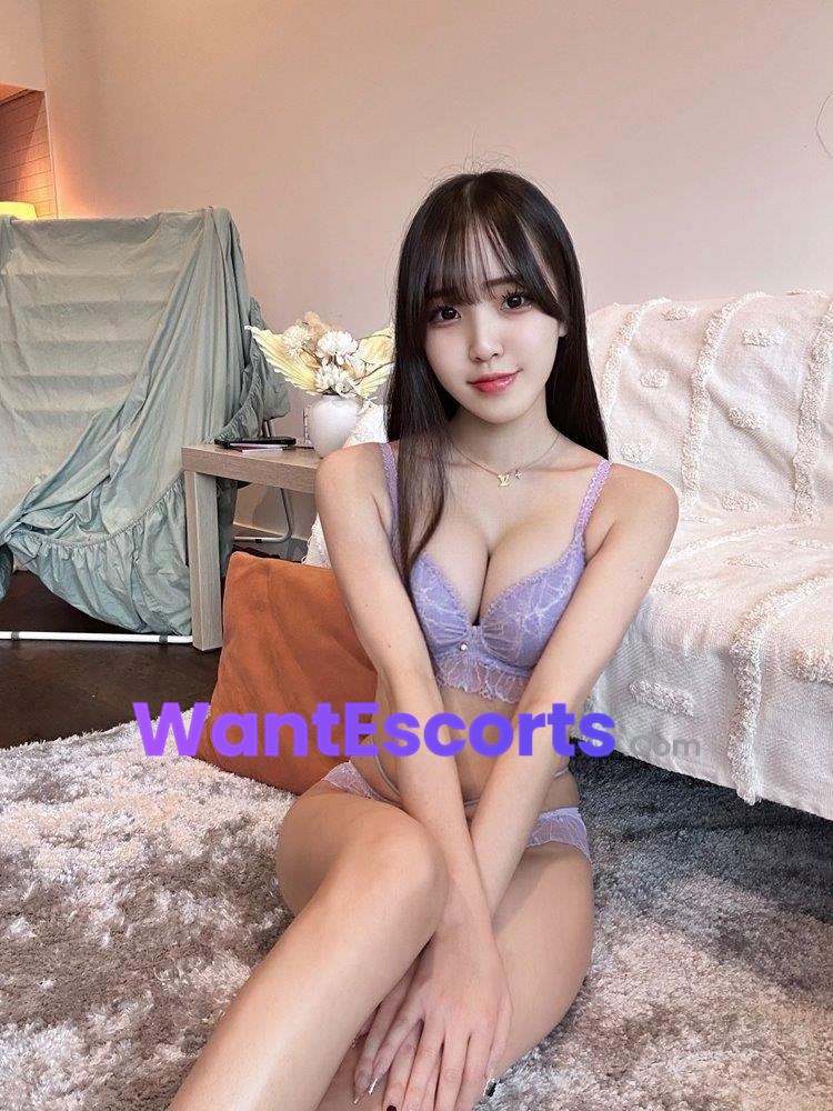 Kou, independent escort in Box Hill VIC