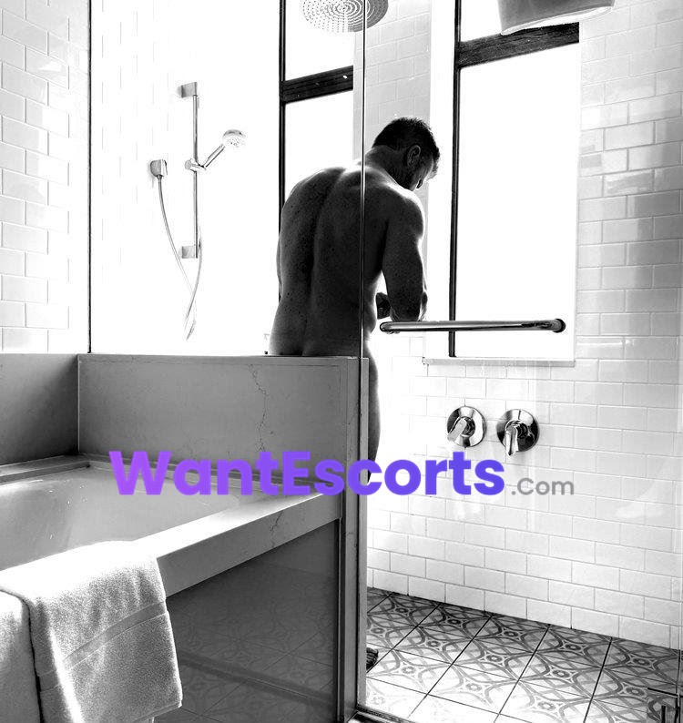 Levi James, male escort in Yamba NSW