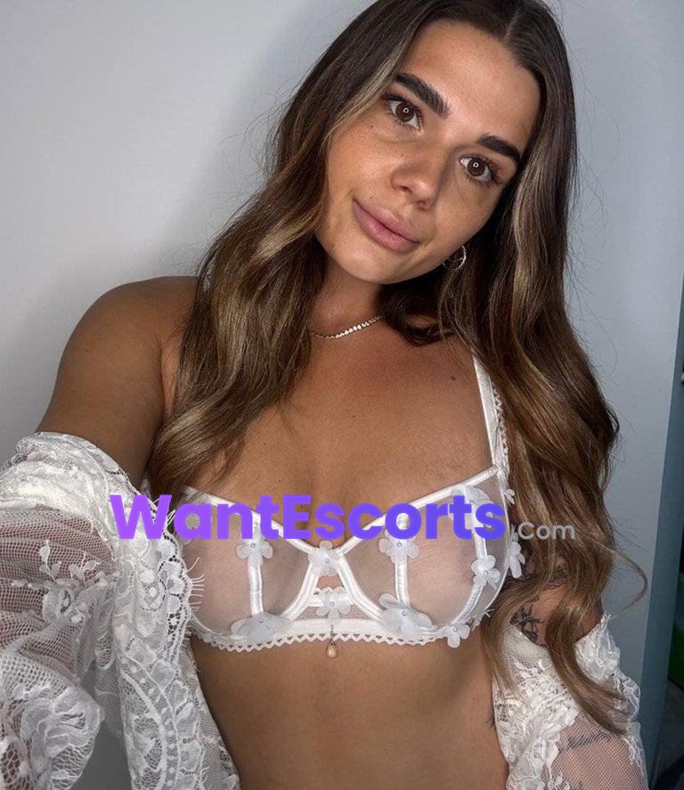 Little Miss Trouble, independent escort in Perth WA