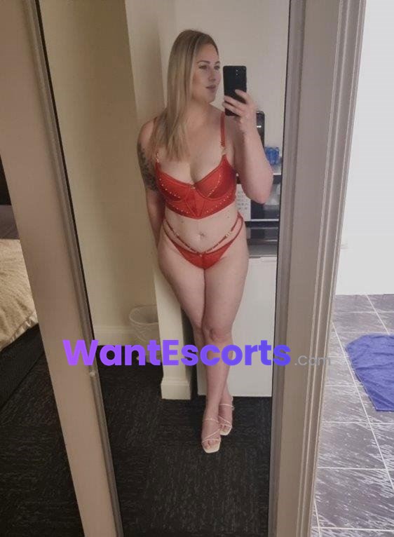 Luna Reed, independent escort in Castlemaine VIC