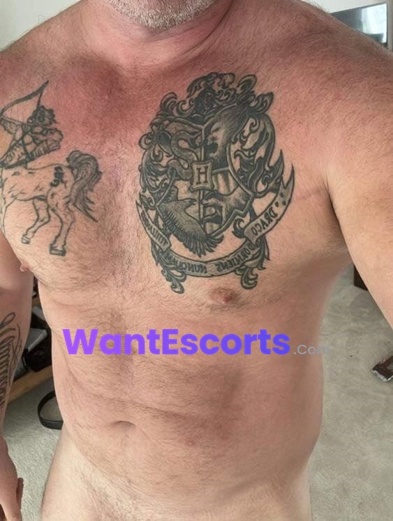 Magic Hands, male escort in Airlie Beach QLD