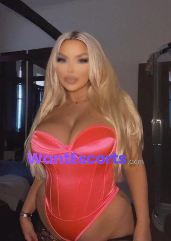 Medina Alaura, independent escort in Newcastle NSW