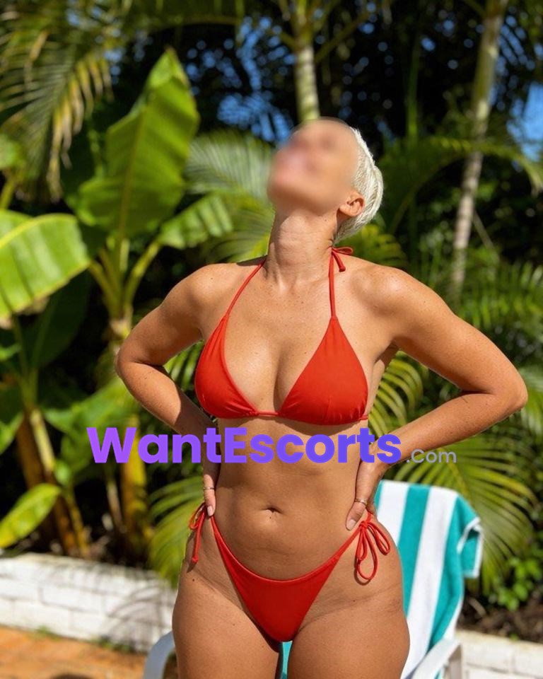 Mia Cruz, independent escort in Sydney NSW