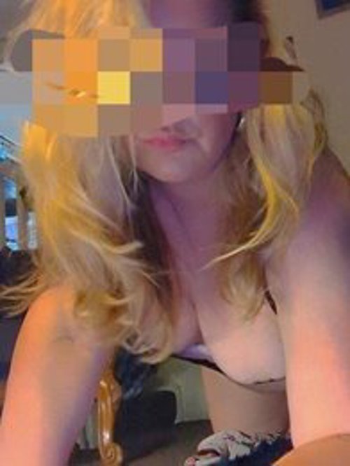 Molly Au, independent escort in Wollongong NSW