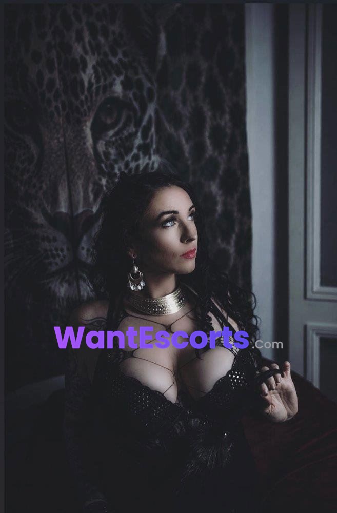 Moon Rose, independent escort in Tweed Heads South NSW