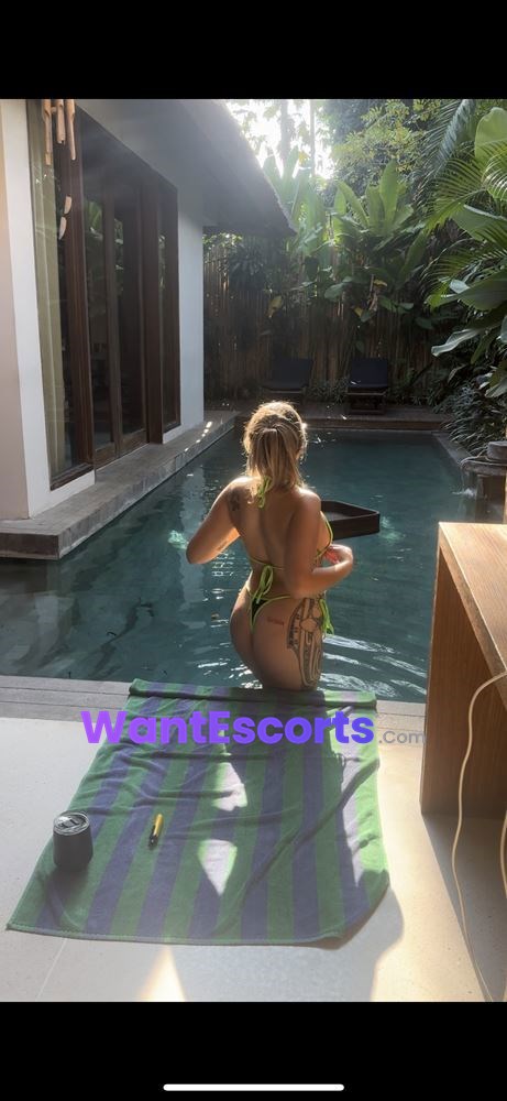 Mysterious, independent escort in Perth WA
