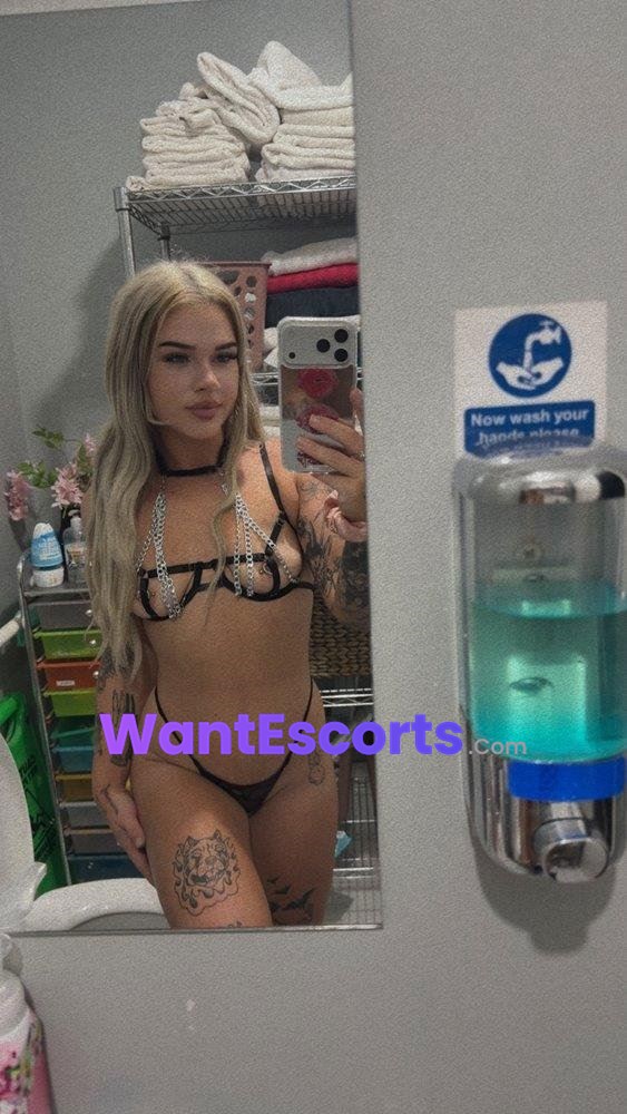 Missie, independent escort in Gorokan NSW