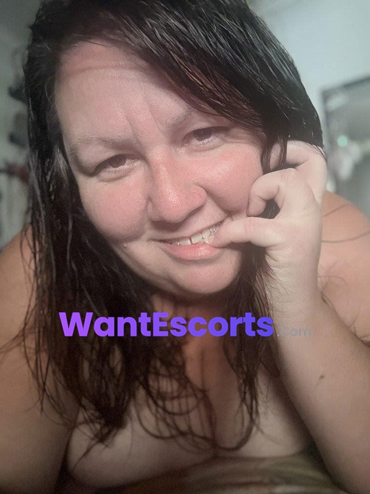 Poppin Curvy, independent escort in Kanwal NSW