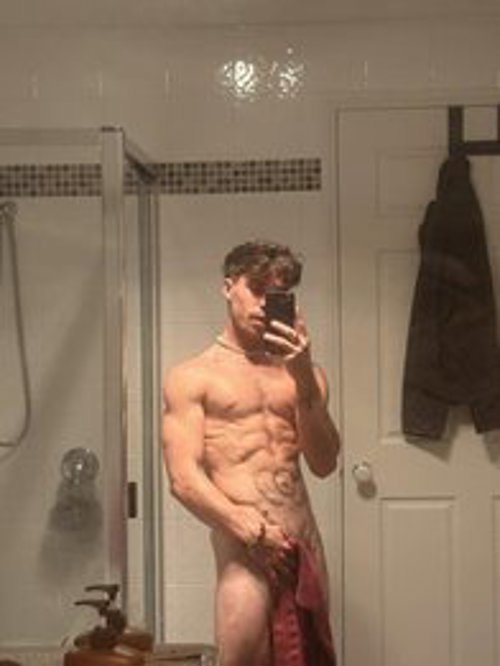 Romeo Valentino 69, male escort in Newcastle NSW