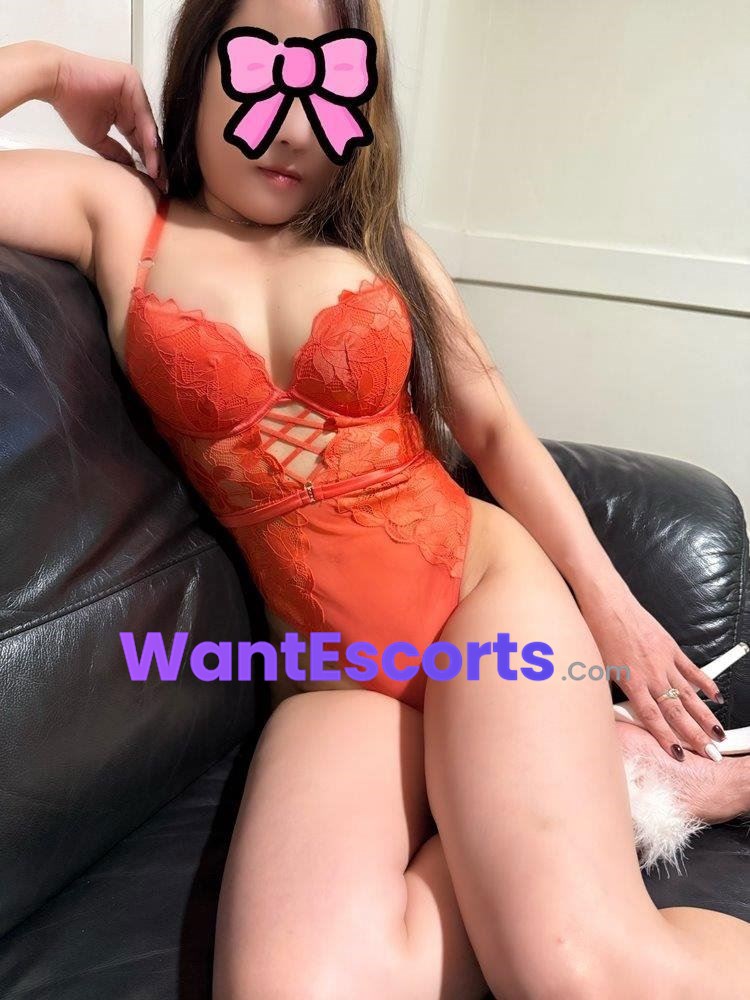 Hot sexy  slim girl  playful, independent escort in Hobart TAS