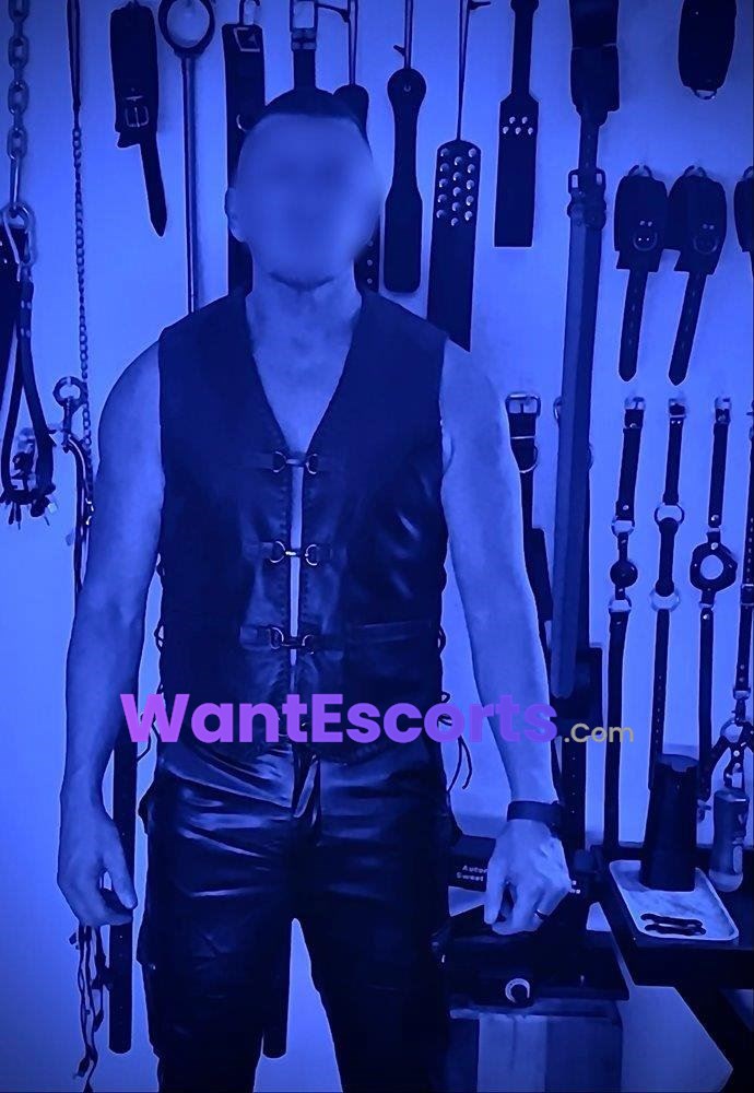 Dom Top   Narellan  Sexting, male escort in Narellan NSW
