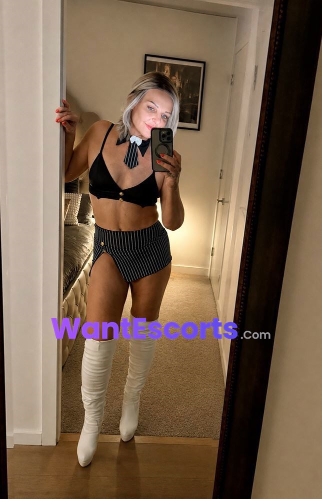Sexy Secrets, independent escort in Marrickville NSW
