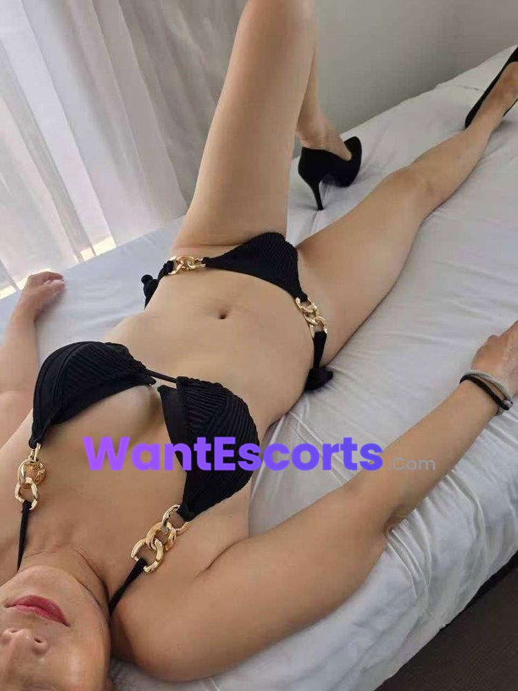 PINKY   HAPPY NEW YEARS, independent escort in Sunnybank Hills QLD