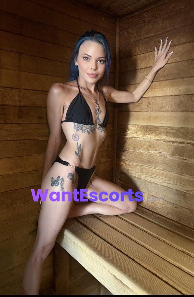 Chrissy, independent escort in Southbank VIC