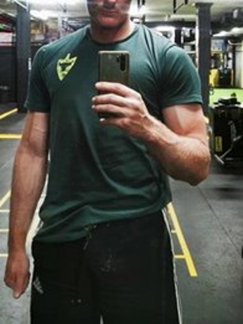 TossAU, male escort in Sydney NSW