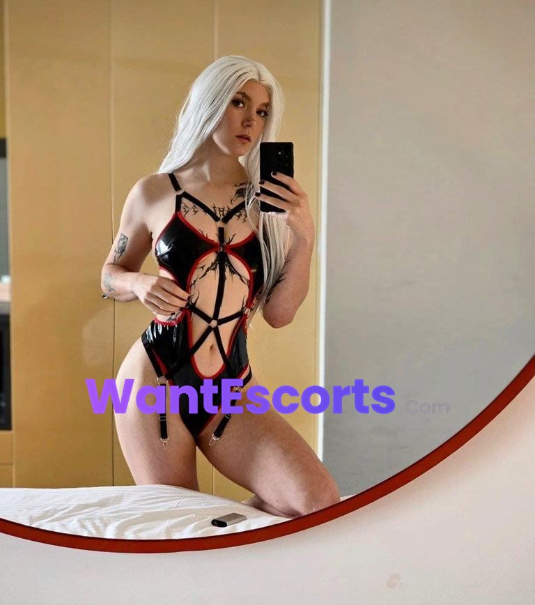 Vi Violet, independent escort in Preston VIC