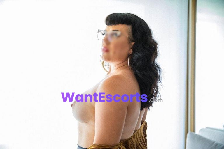 Vivienne Fox, independent escort in Hobart TAS