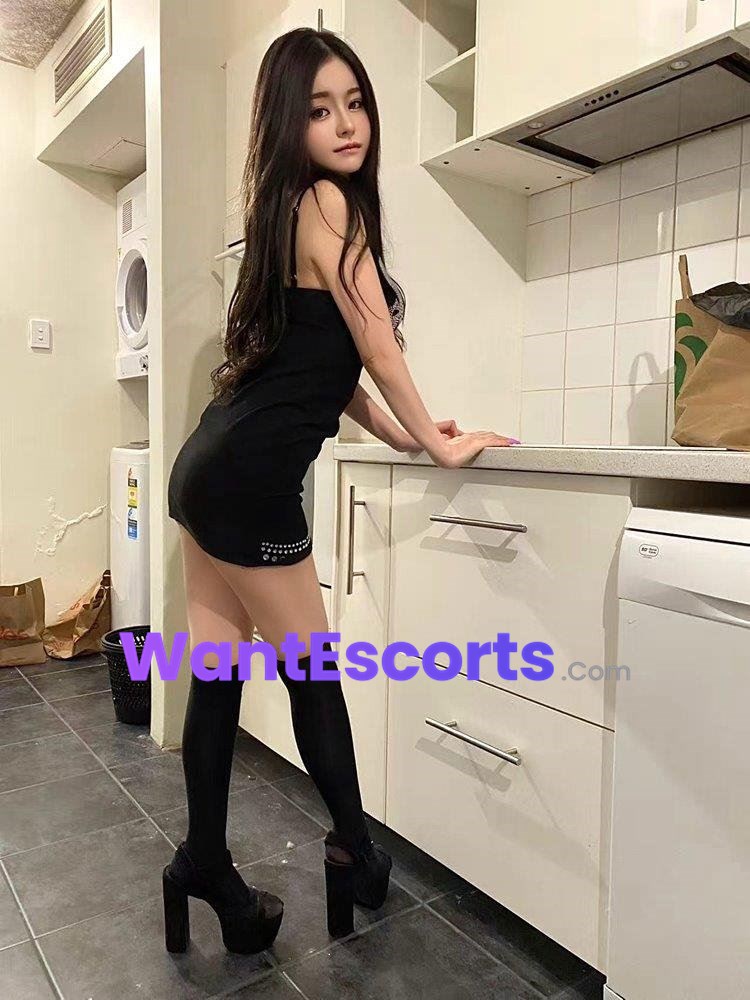 Yukinaa, independent escort in Cairns QLD