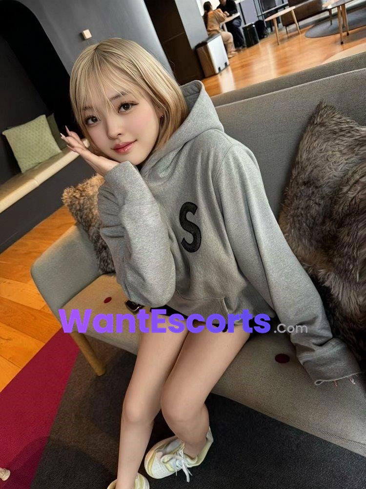 Yuzuhime new young girl friend, independent escort in Cairns QLD