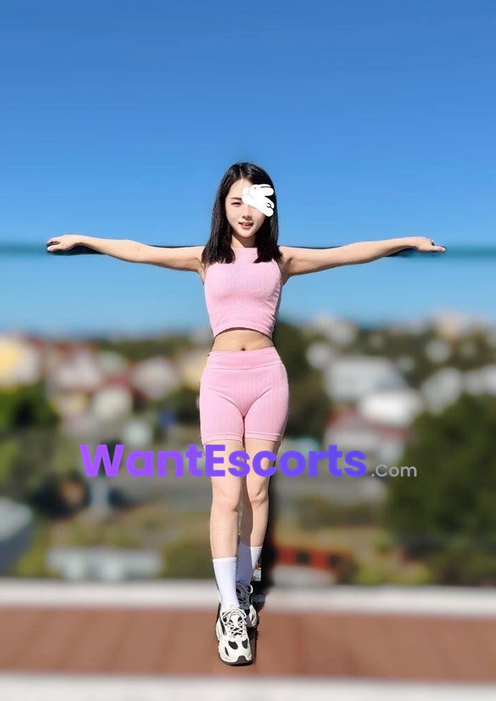 Elvira Wang, independent escort in Brisbane QLD