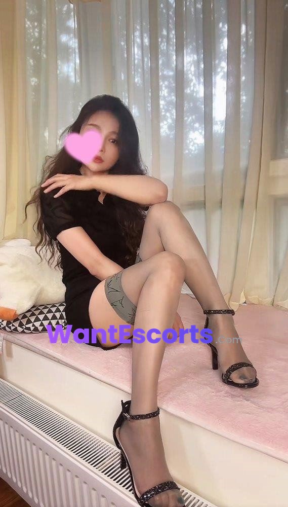 Glo, independent escort in South Brisbane QLD