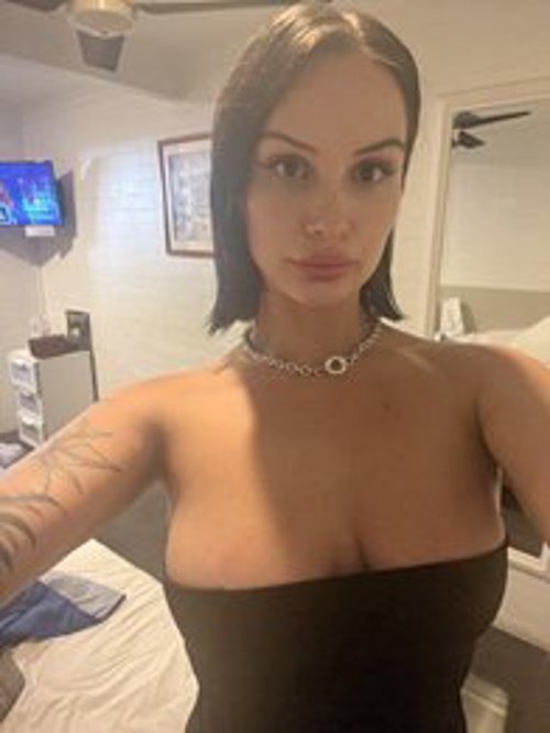 katrina Cruz, independent escort in Hope Island QLD
