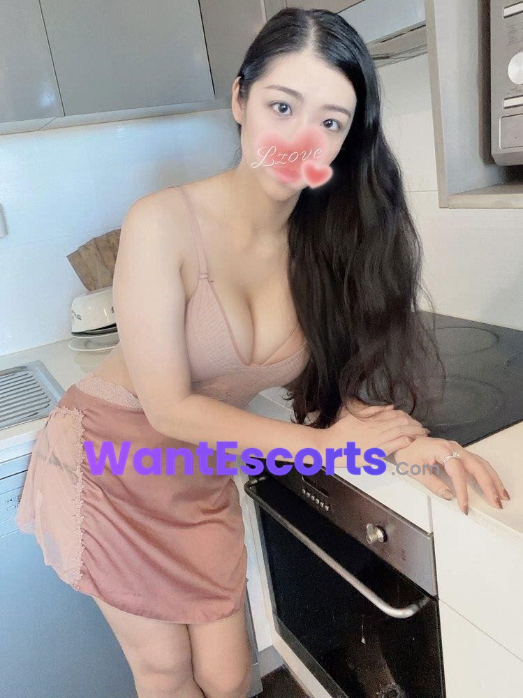 KAYLA in CBD, independent escort in Newcastle NSW