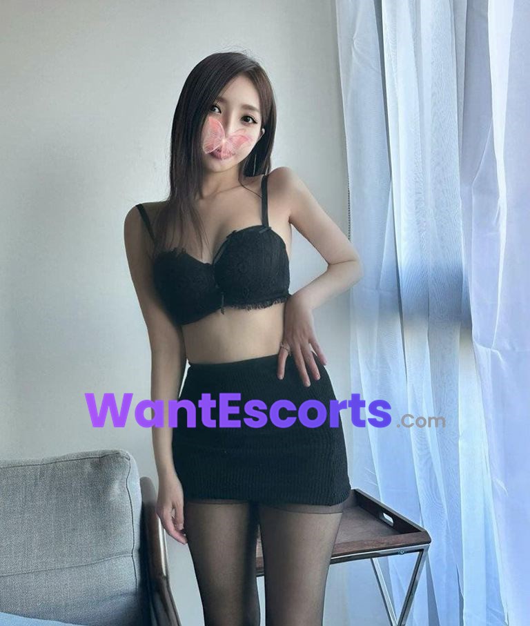 MOMO, independent escort in Glen Waverley VIC