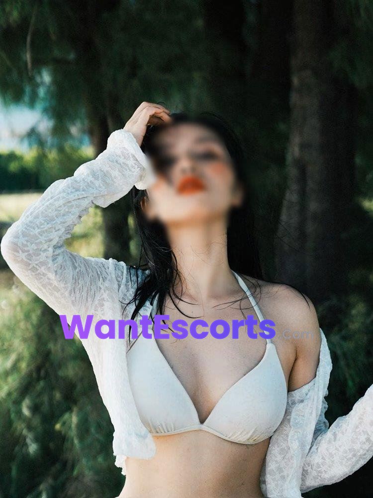 Slim sexy passionate young girl, independent escort in Canberra ACT
